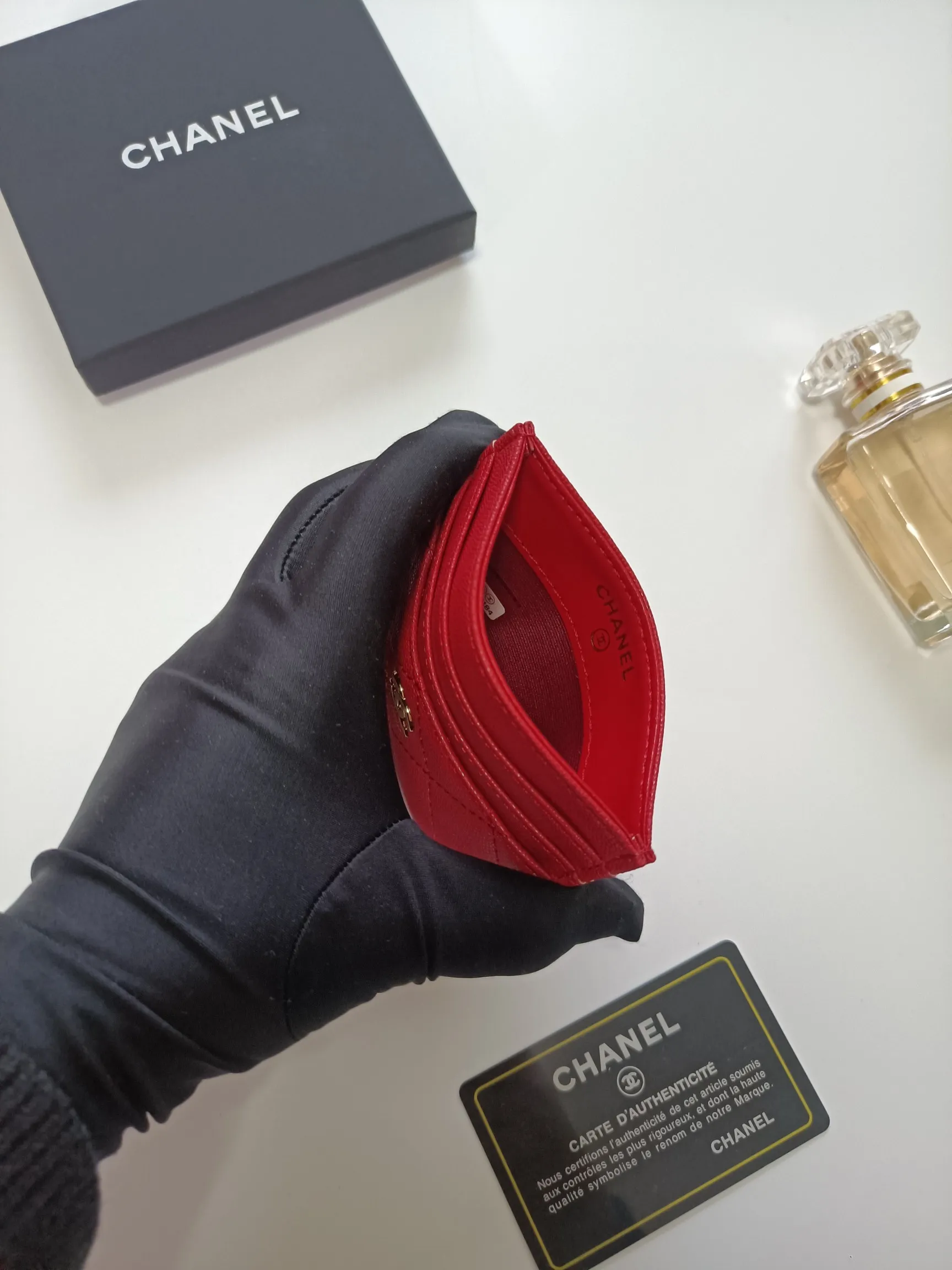 💰100💰 chanel 2025 new product card holder lambskin, seven card slots, can hold change, imported Italian lambskin + hardware logo, so beautiful, love it. The color is as shown in the picture, easy and fast storage, mini card holder No.: AP8964 Size: w11×h10cm