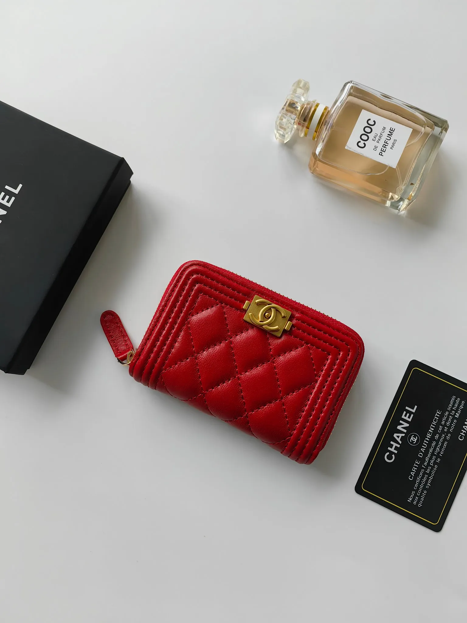 ￥140 Chanel card holder❤Coin purse️❤️Full leather inside and outside. Counter style. Impeccable workmanship details. Adhere to high quality. Style number: A84433 Size: 11.5x8cm