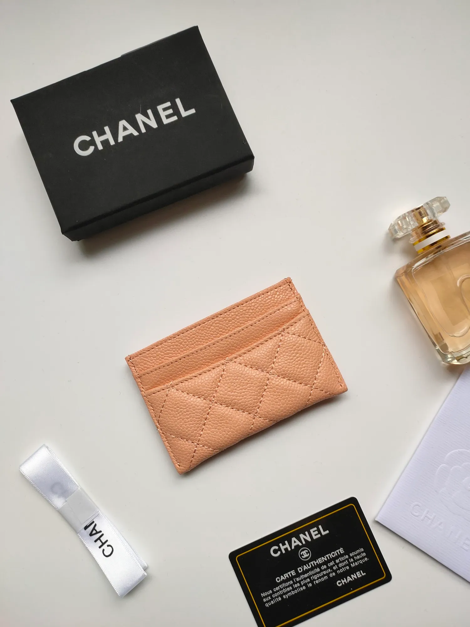 💰90 CHANEL Chanel counter card holder👍Model number: AP446 Size: 7.5×11.2×0.5cm Caviar cowhide on the outside + sheepskin on the inside + gold hardware😍😍Fine workmanship High-end quality [Rose] Complete accessories