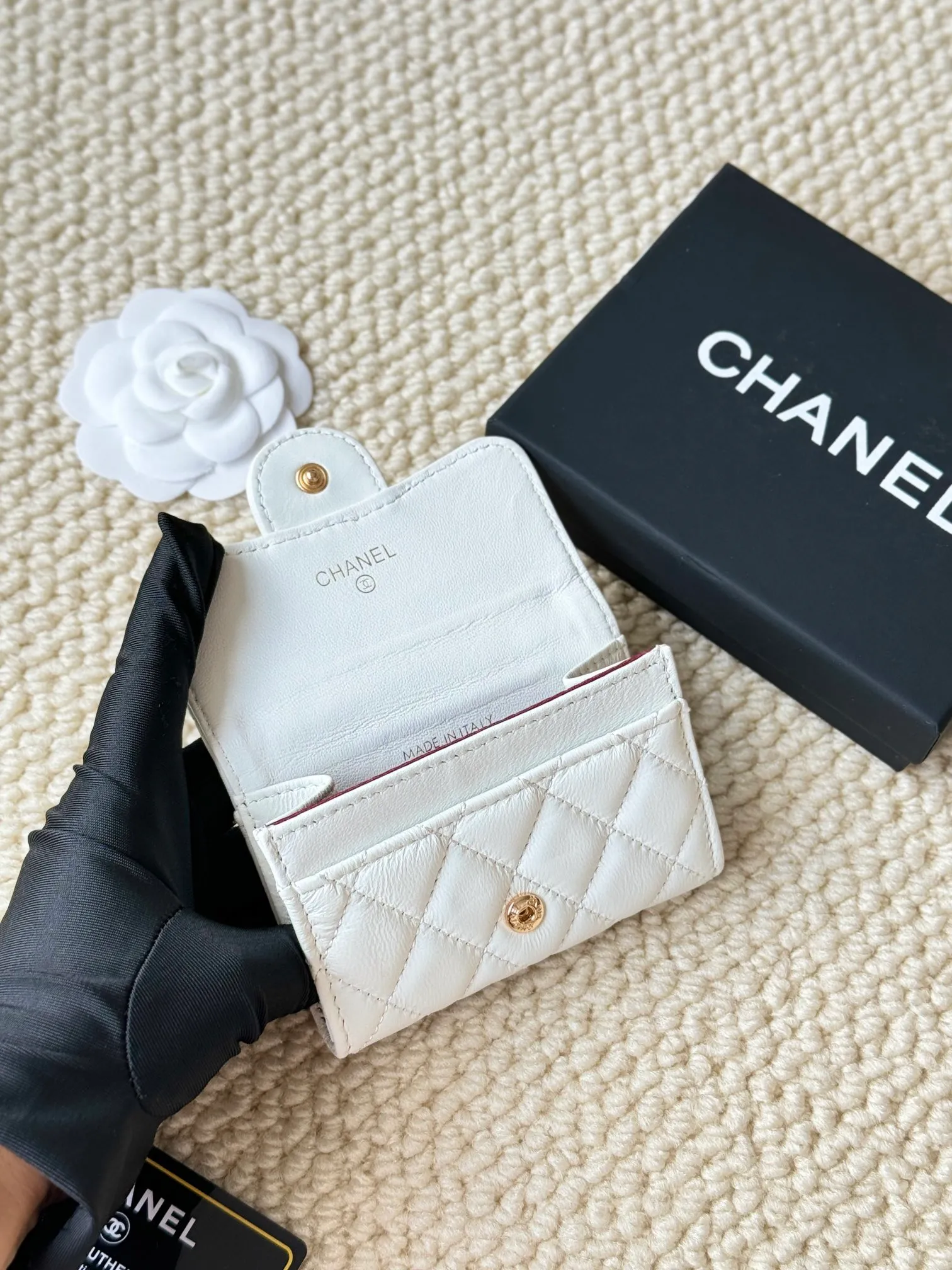 💰120 chanel lambskin model number: AP458 The most classic card holder, coin purse, Chanel classic flap card holder. Sheepskin series card holder and coin purse in one, with slip pocket on the back. Size: 7.5 × 11.3 × 2.1 cm