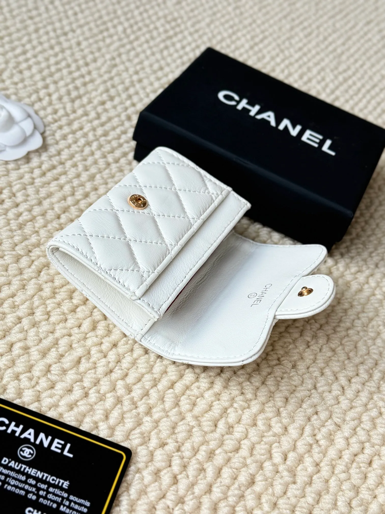 💰120 chanel lambskin model number: AP458 The most classic card holder, coin purse, Chanel classic flap card holder. Sheepskin series card holder and coin purse in one, with slip pocket on the back. Size: 7.5 × 11.3 × 2.1 cm