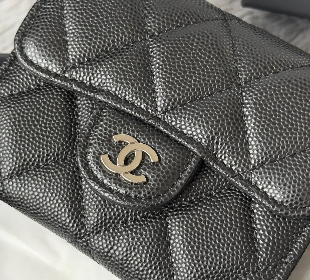 💰360💰Upgraded version of CHANEL. Classic cf card holder 💦Model No. A31504 Top-grade leather hardware, rhombus pattern. Original quality! The details are so beautiful and the complete package! Size 8.5*12.5*2.5 color as shown in the picture