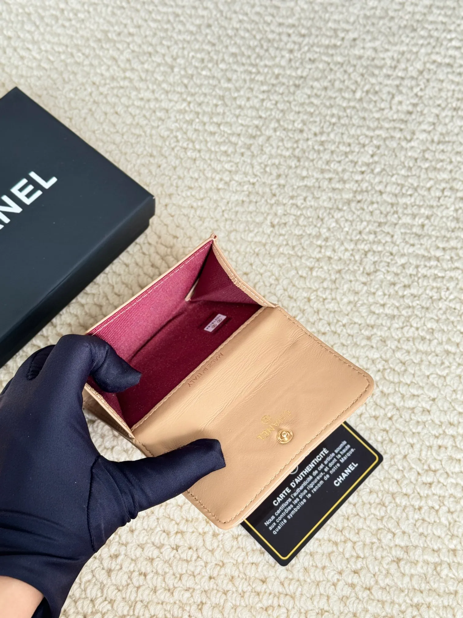 💰130 model number AP3610 CHANEL new flap coin purse. This year’s latest logo is paired with rhombus, lambskin and retro hardware... This card holder has a large capacity. It can hold about 1,000 yuan at a 20% discount of 100 yuan, and it can also hold 2.3 cards, which is very practical! Size 11*8.5*3cm