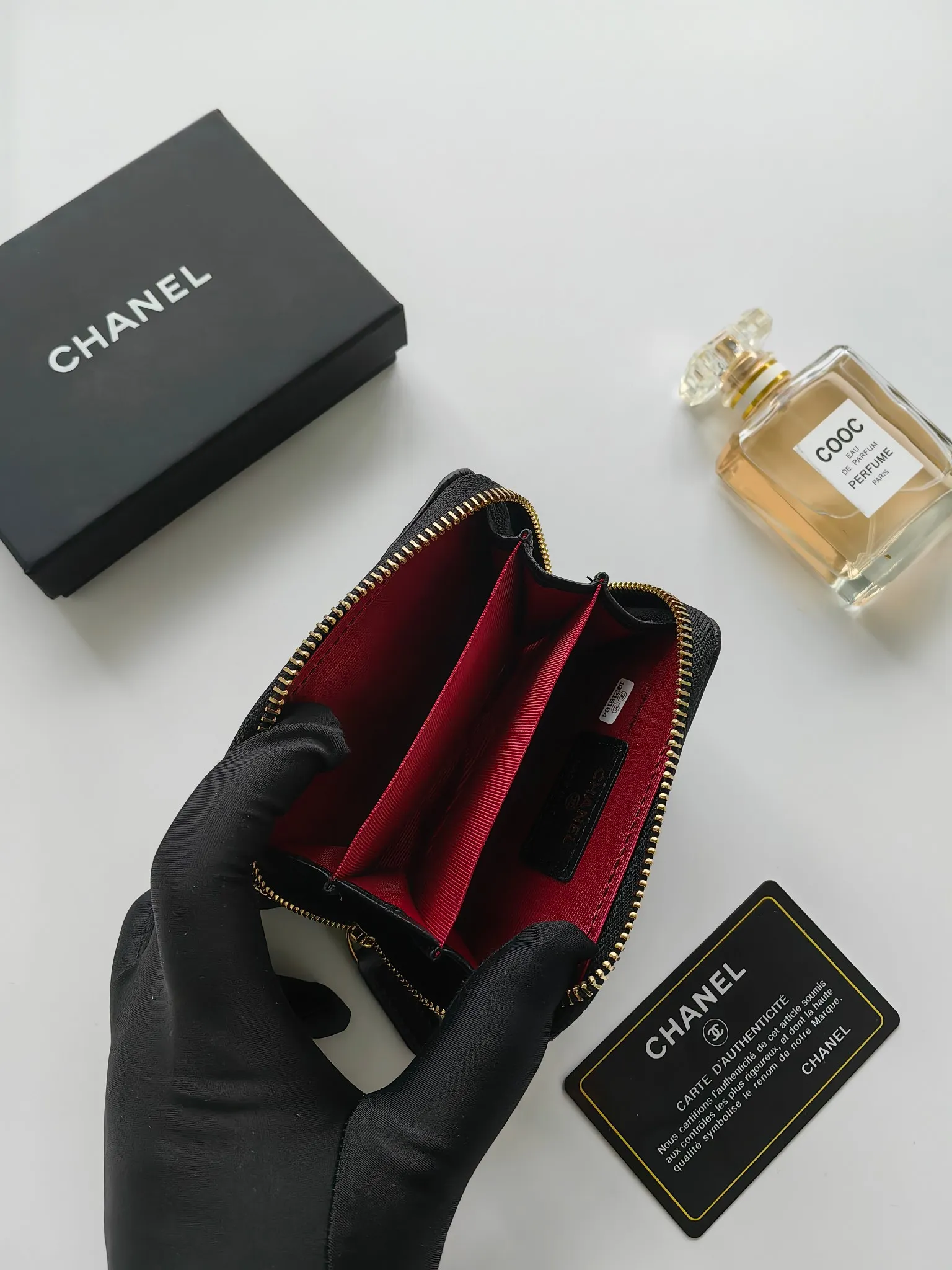 ￥120 Chanel card holder❤Coin purse️❤️Full leather inside and outside. Counter style. Impeccable workmanship details. Adhere to high quality. Style number: A84433 Size: 11.5x8cm