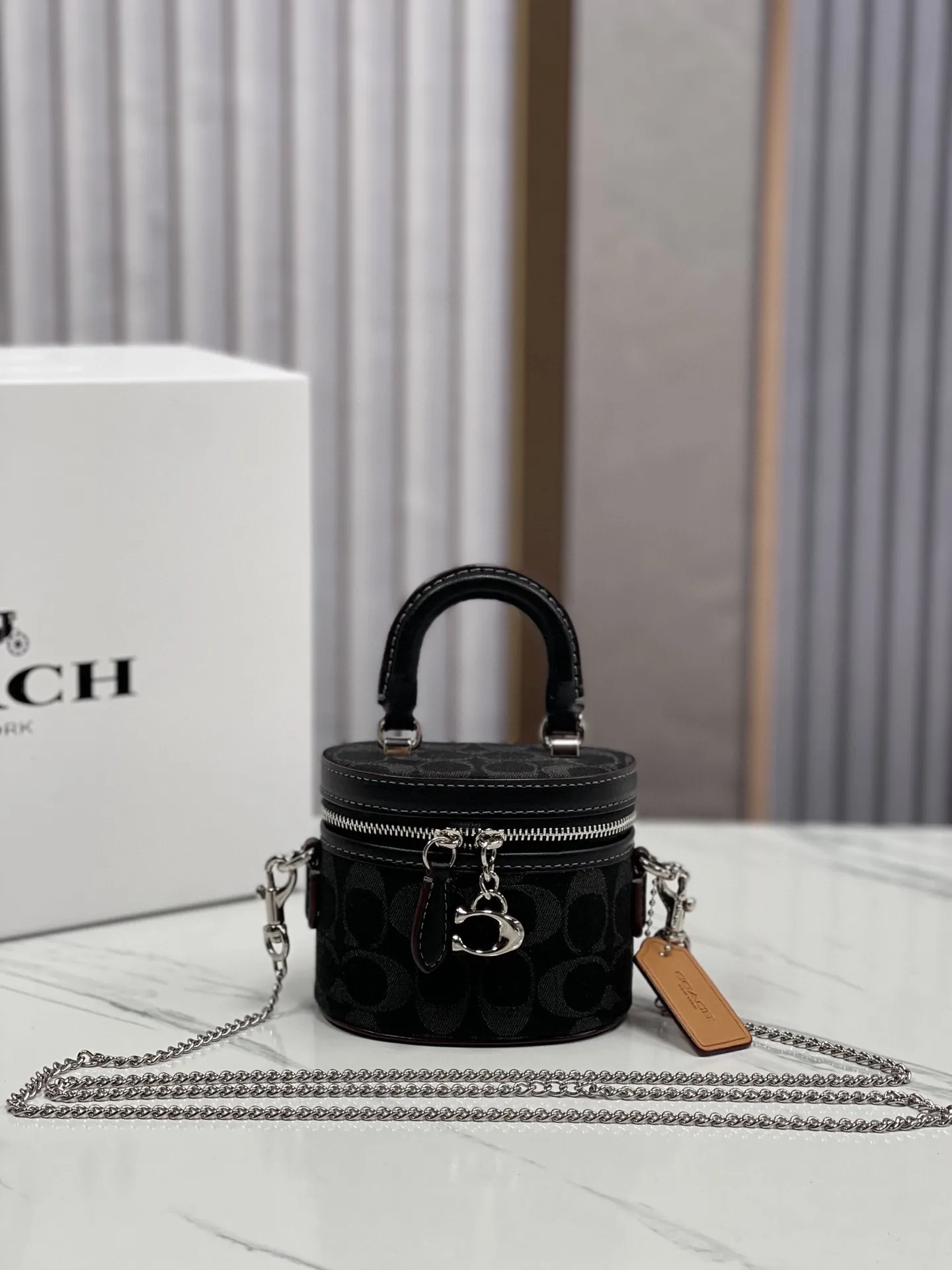 Batch 440💰coach/Coach’s new trail12 mini box bag CE769, cowhide, original hardware, C-shaped zipper, super shiny, can hold lipstick, card holder, car keys and loose powder, size 11.5x9x7.5cm,