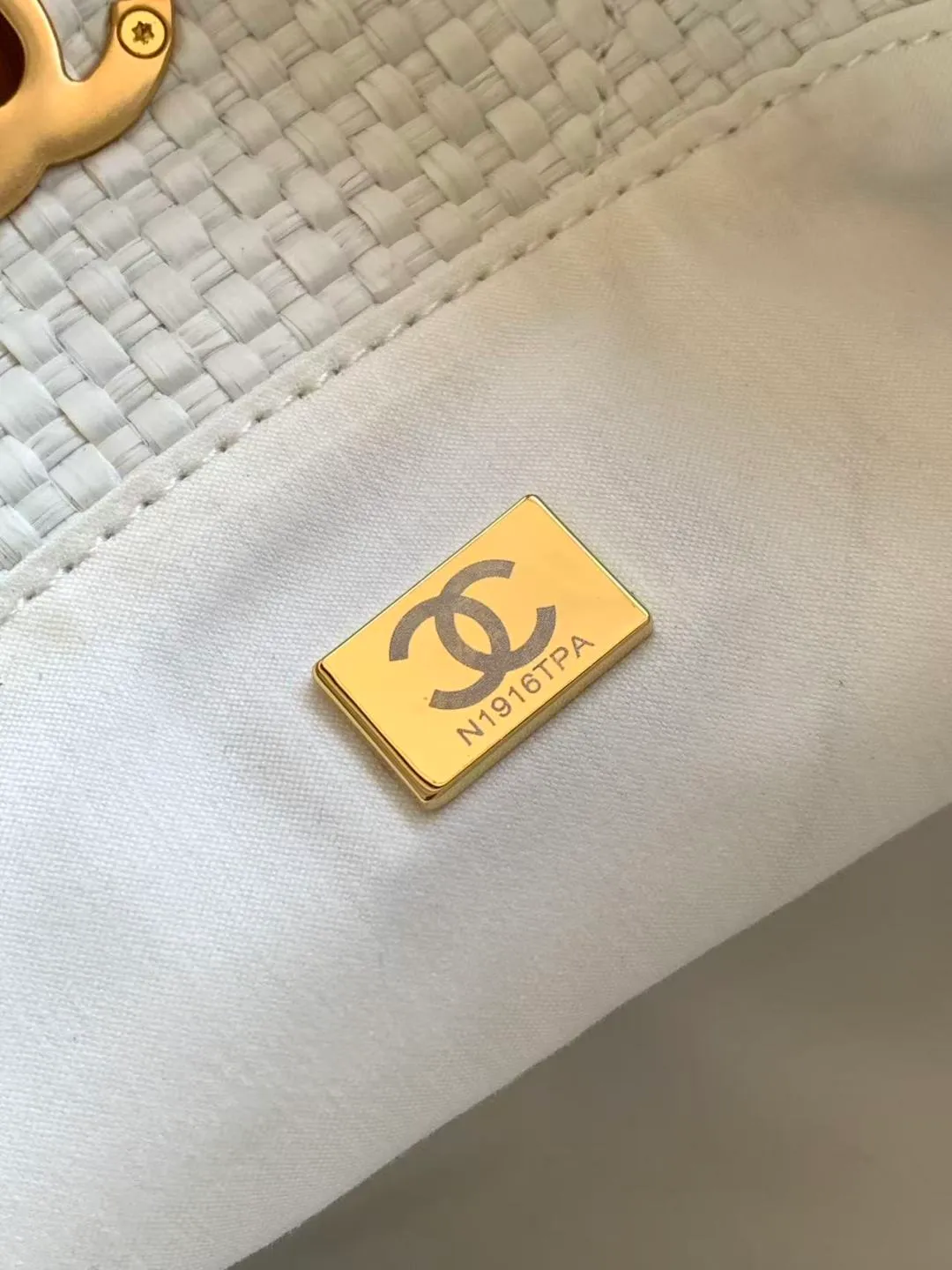 All Categories Chanel Women's Bags 2 (Chanel) Chanel Original AS6015