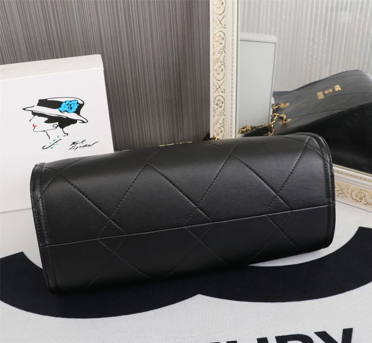 All Categories Official Website "Brand Women's Bags" Women's Bags 💙 Chanel new shopping bag CHANEI, calfskin series, gold hardware with large diamond pattern, exquisite logo on the bag gives a new and elegant feel, calfskin is wear-resistant and soft to the touch, all-copper hardware, size 24-34-13