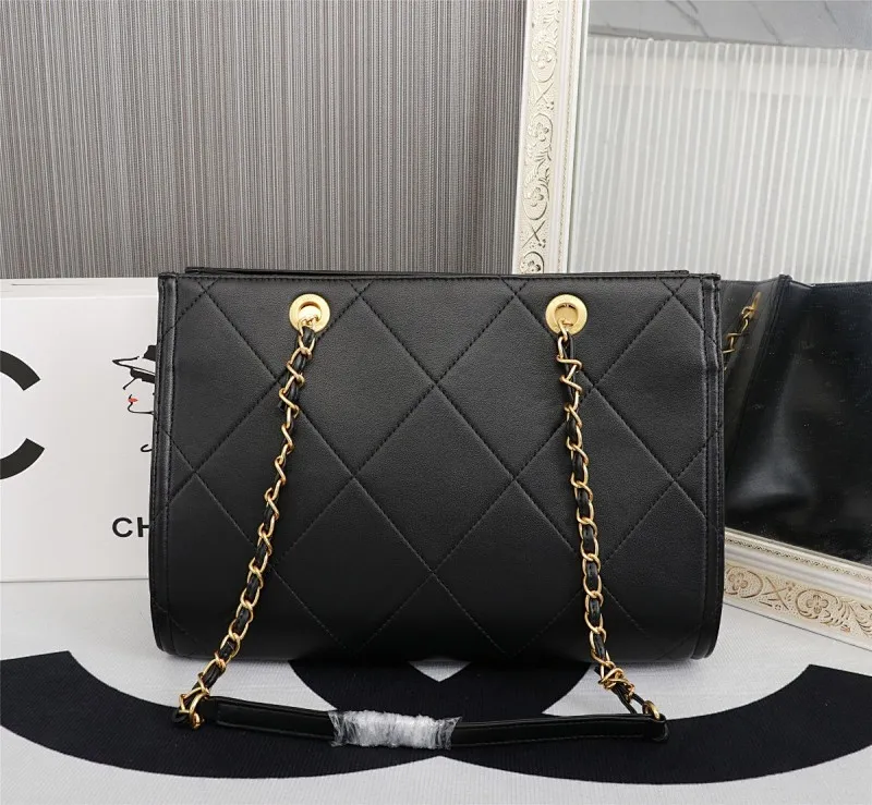 All Categories Official Website "Brand Women's Bags" Women's Bags 💙 Chanel new shopping bag CHANEI, calfskin series, gold hardware with large diamond pattern, exquisite logo on the bag gives a new and elegant feel, calfskin is wear-resistant and soft to the touch, all-copper hardware, size 24-34-13