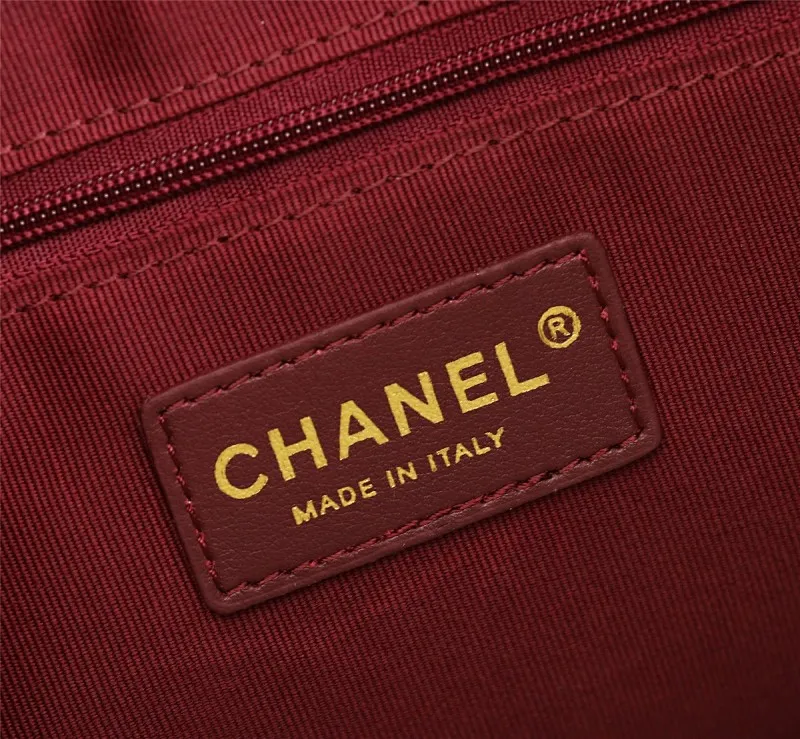 All Categories Official Website "Brand Women's Bags" Women's Bags 💙 Chanel new shopping bag CHANEI, calfskin series, gold hardware with large diamond pattern, exquisite logo on the bag gives a new and elegant feel, calfskin is wear-resistant and soft to the touch, all-copper hardware, size 24-34-13