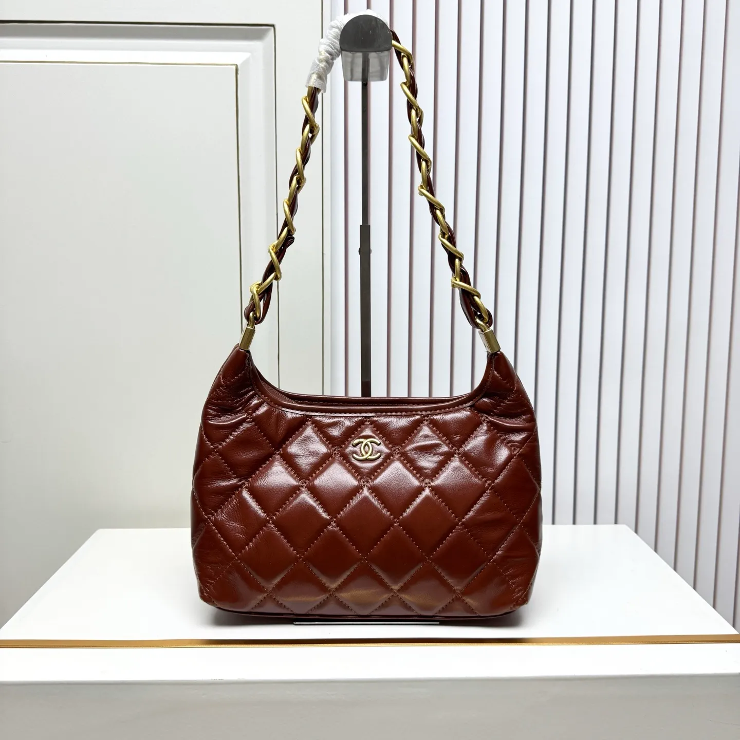 All Categories Official Website "Brand Women's Bags" Women's Bags 💙 Chanel 2026 Official Website CHANEL Oil Wax Leather Wandering Hobo Underarm Bag