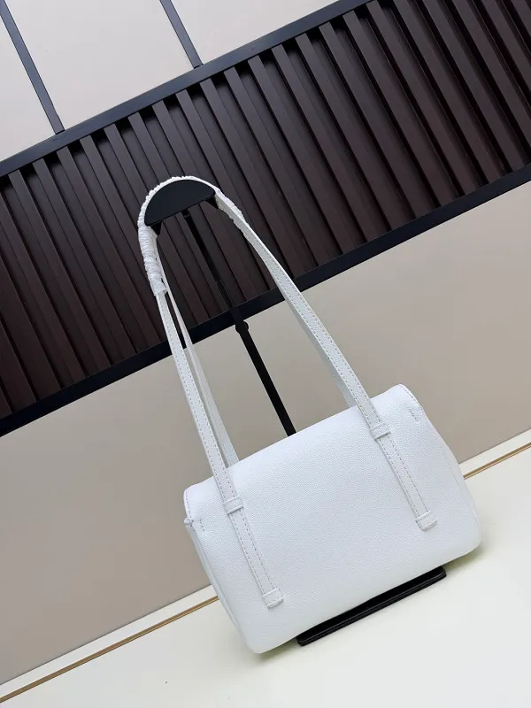 All Categories Chanel Women's Bags 2 (Chanel) Chanel 2620