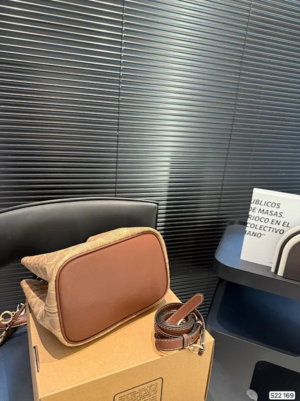 All Categories Official Website "Brand Women's Bags" Women's Bags 💙 COACH 2025 New COACH Crossbody Bag