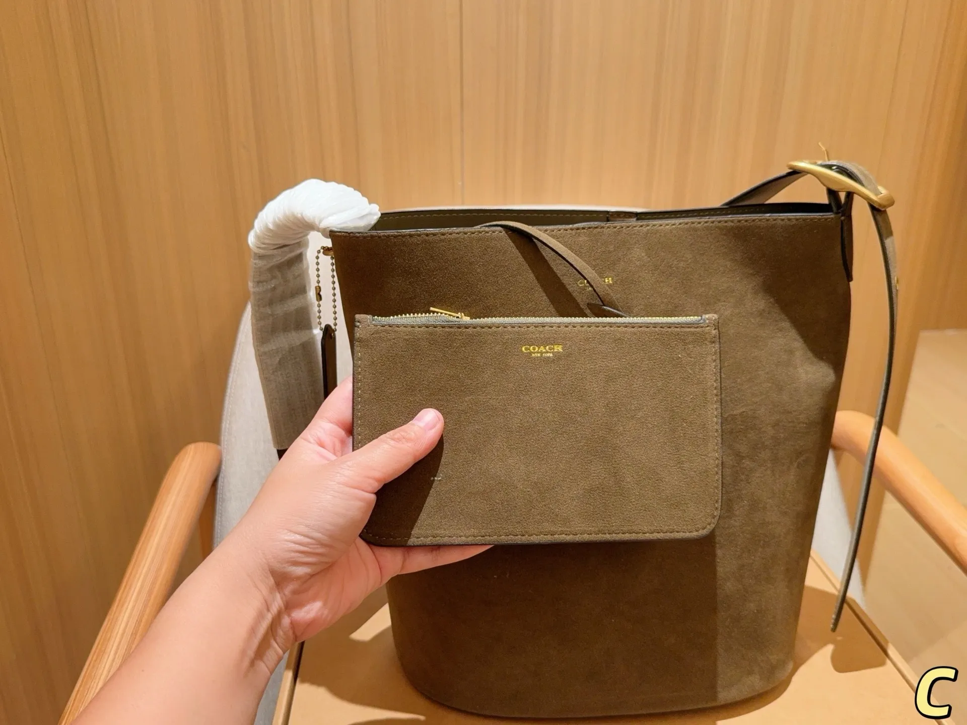 All Categories Official Website "Brand Women's Bags" Women's Bags 💙 COACH 2025 New COACH Bucket Bag