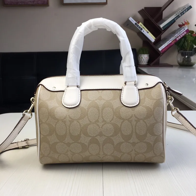 All Categories Official Website "Brand Women's Bags" Women's Bags 💙 COACH 2023 latest COACH crossbody bag