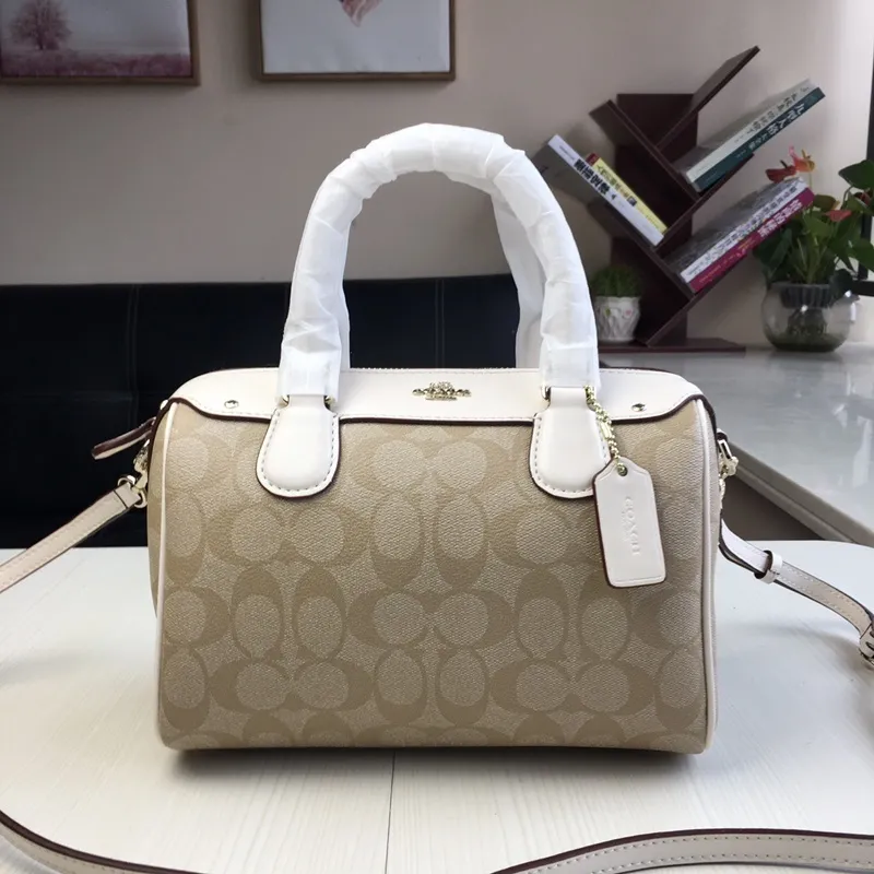 All Categories Official Website "Brand Women's Bags" Women's Bags 💙 COACH 2023 latest COACH crossbody bag