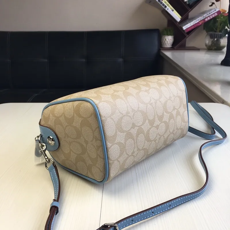 All Categories Official Website "Brand Women's Bags" Women's Bags 💙 COACH 2023 latest COACH crossbody bag