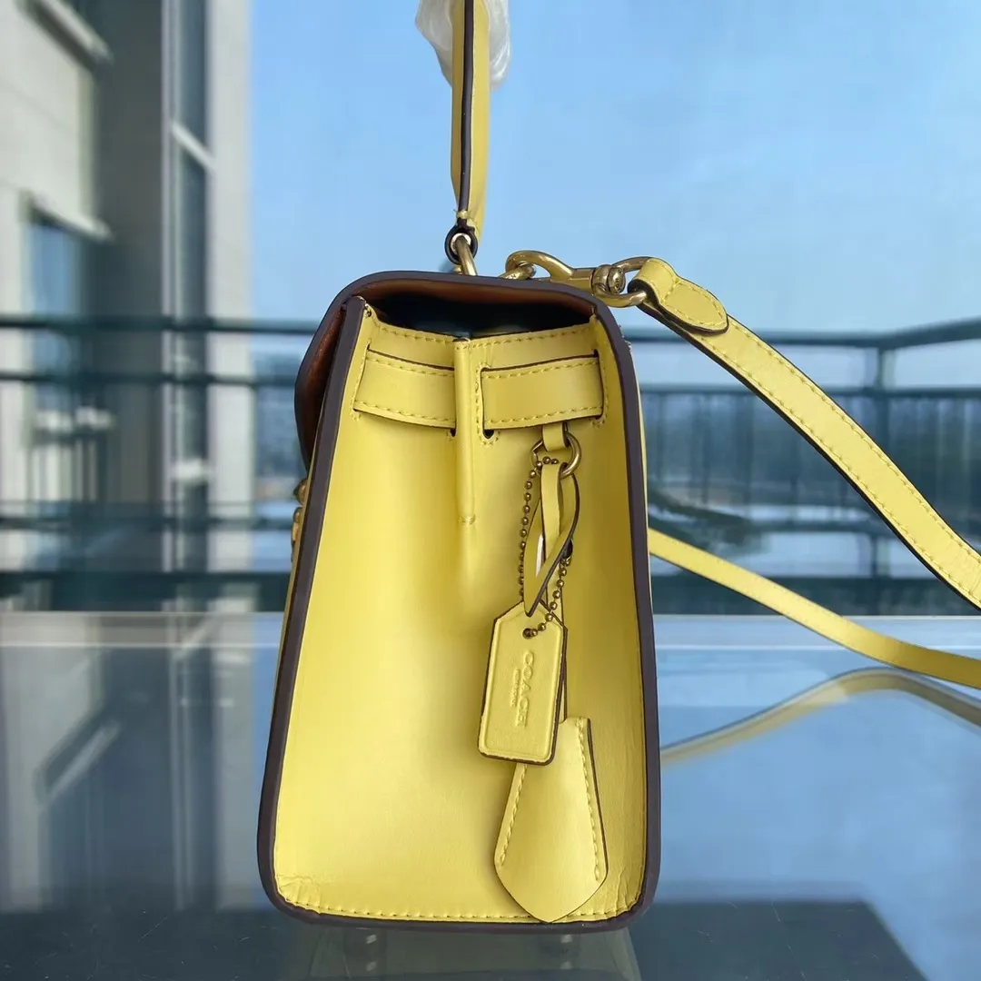 All Categories Official Website "Brand Women's Bags" Women's Bags 💙 COACH 2023 latest COACH crossbody bag