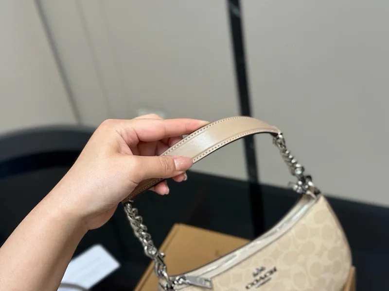 All categories Official website "Brand Women's Bags" Women's Bags 💙 COACH 2025 new COACH armpit bag