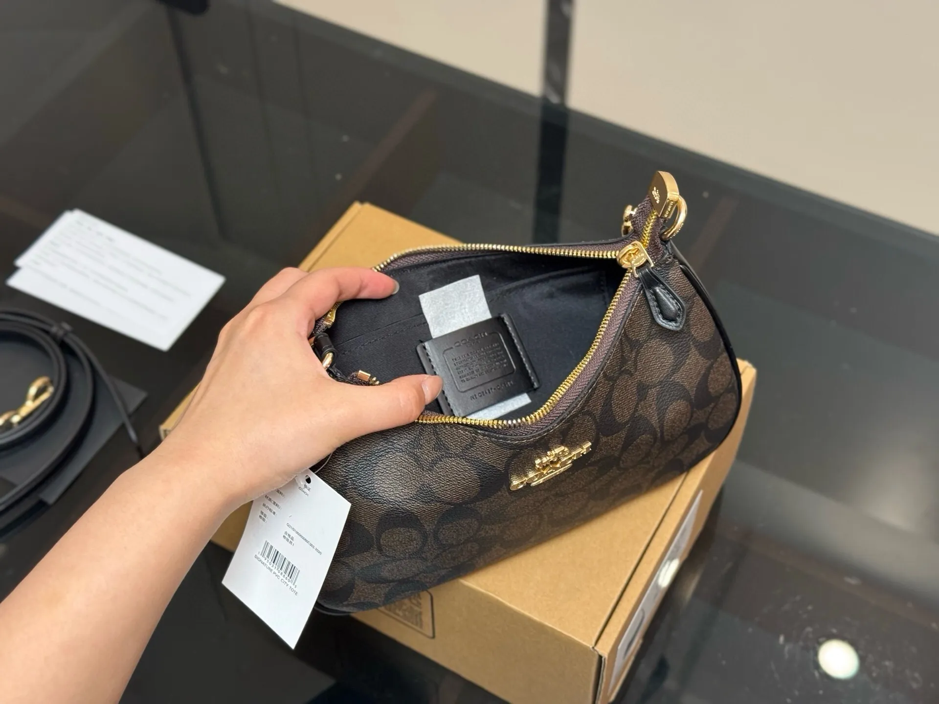 All categories Official website "Brand Women's Bags" Women's Bags 💙 COACH 2025 new COACH armpit bag