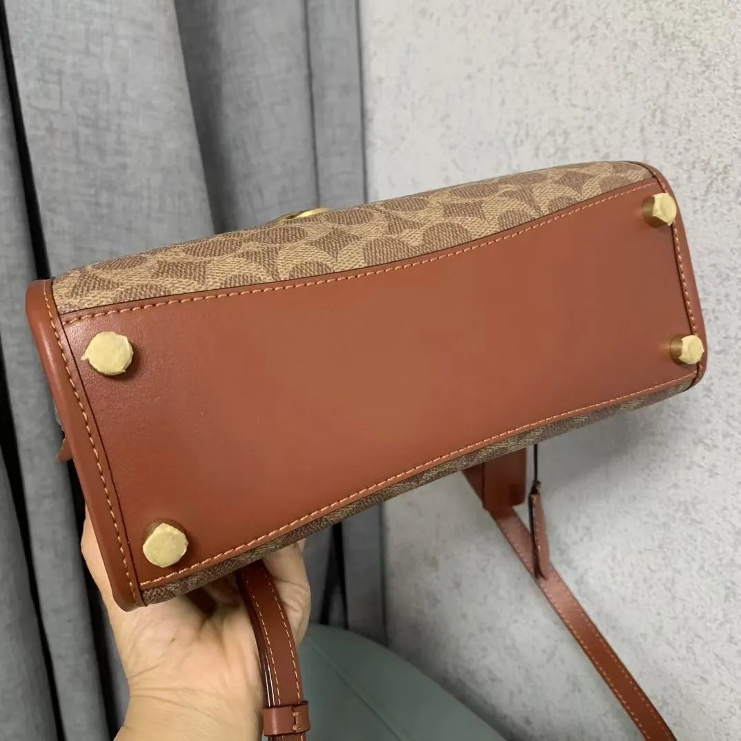 All Categories Official Website "Brand Women's Bags" Women's Bags 💙 COACH 2023 latest COACH crossbody bag