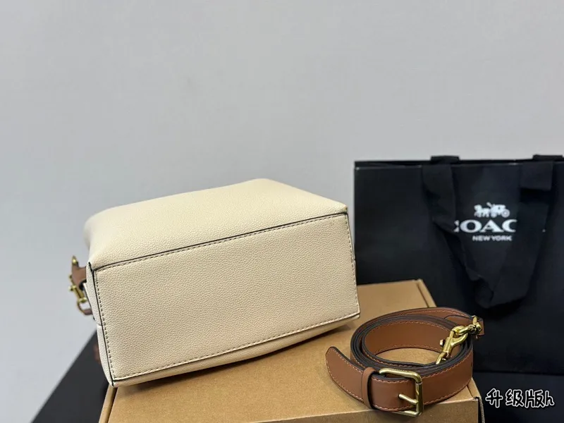All Categories Official Website "Brand Women's Bags" Women's Bags 💙 COACH 2024 Official Website New COACH Underarm Bag