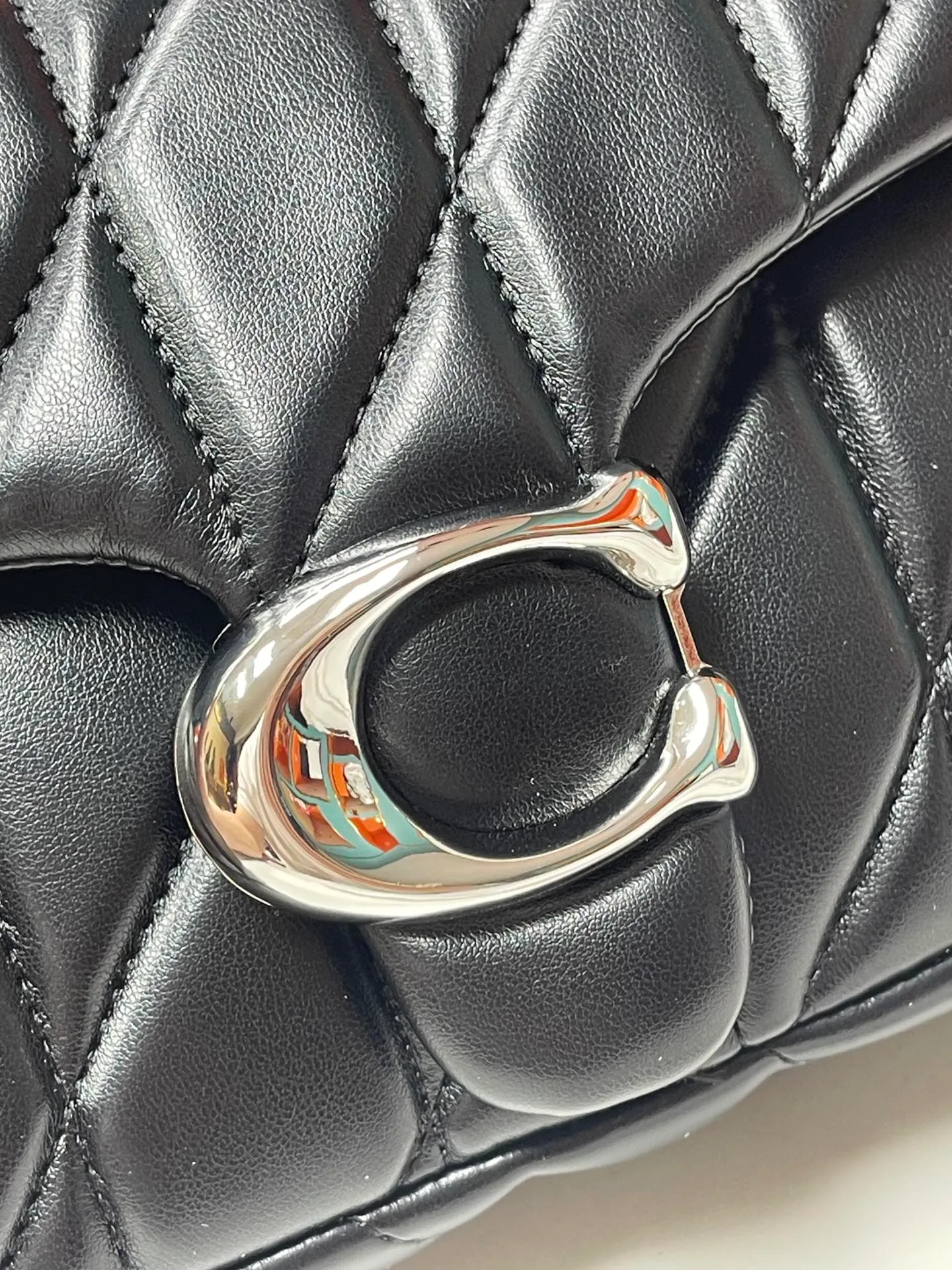 Top original order, batch 500💰Coach/Coach new model, new products synchronized at the counter, model CP400 Quilting Tabby chain tabby with quilting technology, cool dark buckle, low-key and high-end silver buckle. Choose a size and color you like. Size 26/15.