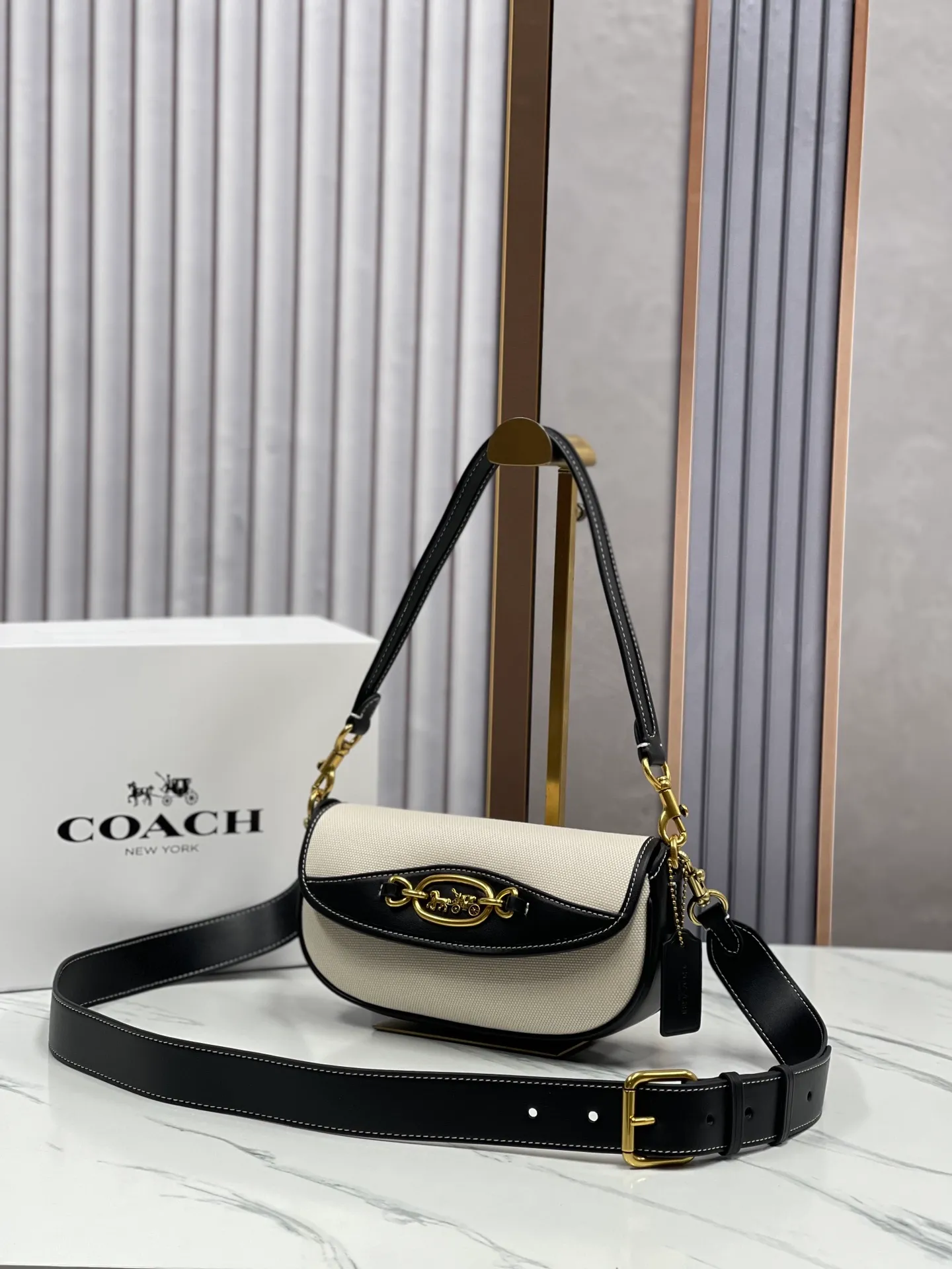 Top original order batch 440💰coach/Coach new women's saddle bag CR668 shoulder cross-body handbag HARLEY23 canvas retro lock bag armpit bag size: 22*13*5