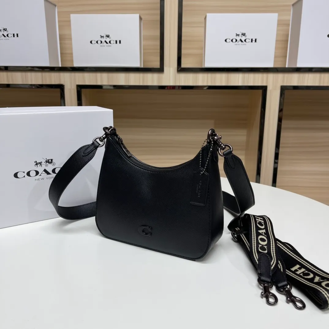 Top original order batch 460💰Coach/Coach new CJ842 May new HoboNEW Coach May NEe cool style Hobo's beautiful armpit bag is also equipped with three different styles of shoulder straps, whether you are a COOL girl or a hot girl, you can handle it. Size 22/18/6.5,
