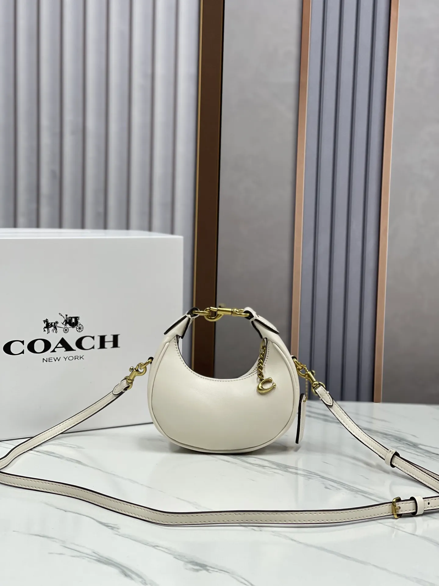Batch 360💰Coach’s new women’s mini dumpling bag model: CR506 wrist bag, shoulder crossbody retro half-moon bag jonie armpit bag, size: 15*7*6