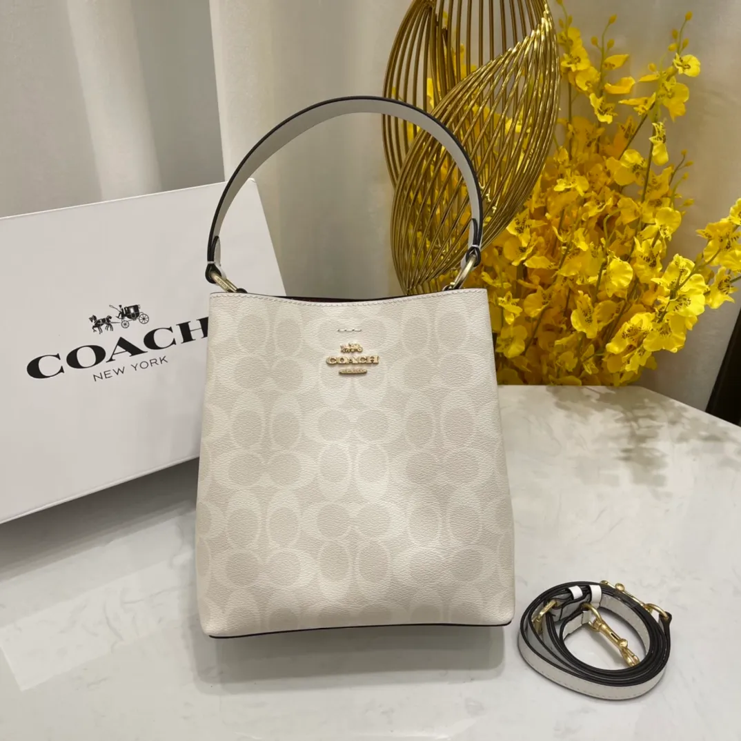Top original order, batch 420💰 Coach/Coach new model, new carriage bucket with small logo, simple and not fancy, versatile and beautiful, large storage capacity, hot model🔥, new model synchronized at the counter, sandwich zipper bag, imported first-layer cowhide, exquisite handwork, size 22X22X10, model 2312🌸