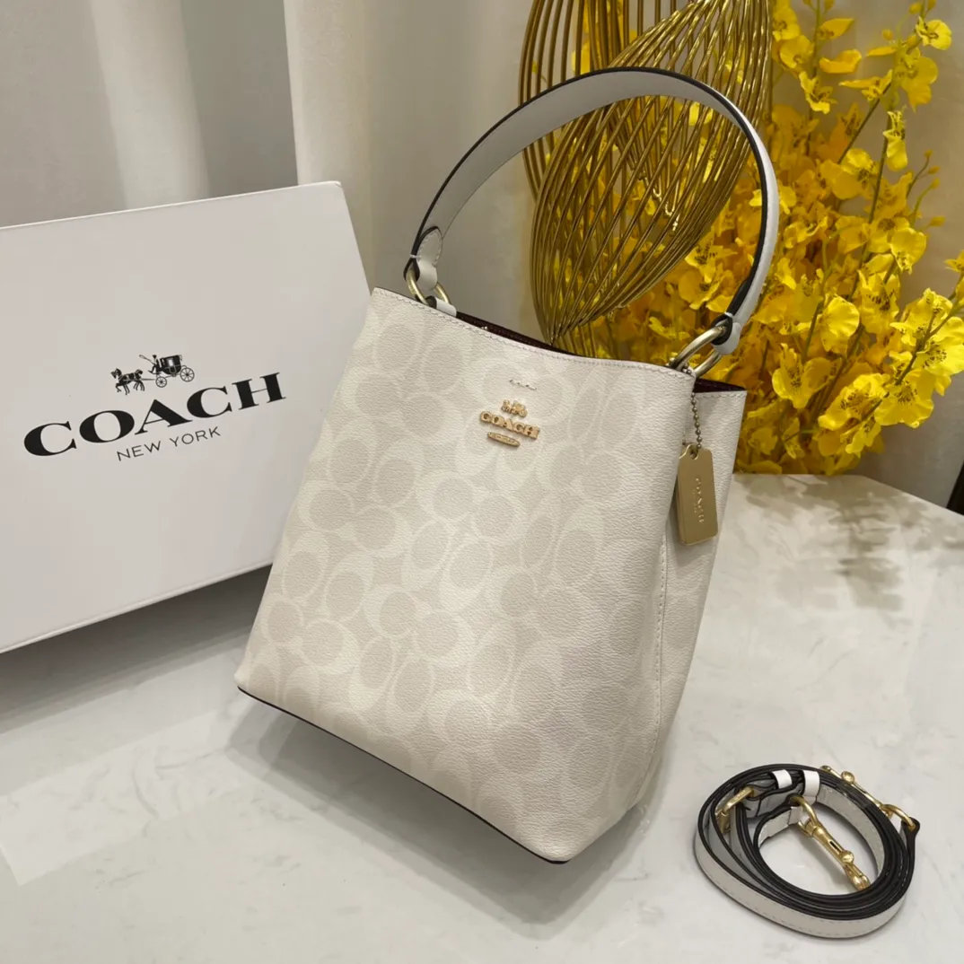 Top original order, batch 420💰 Coach/Coach new model, new carriage bucket with small logo, simple and not fancy, versatile and beautiful, large storage capacity, hot model🔥, new model synchronized at the counter, sandwich zipper bag, imported first-layer cowhide, exquisite handwork, size 22X22X10, model 2312🌸