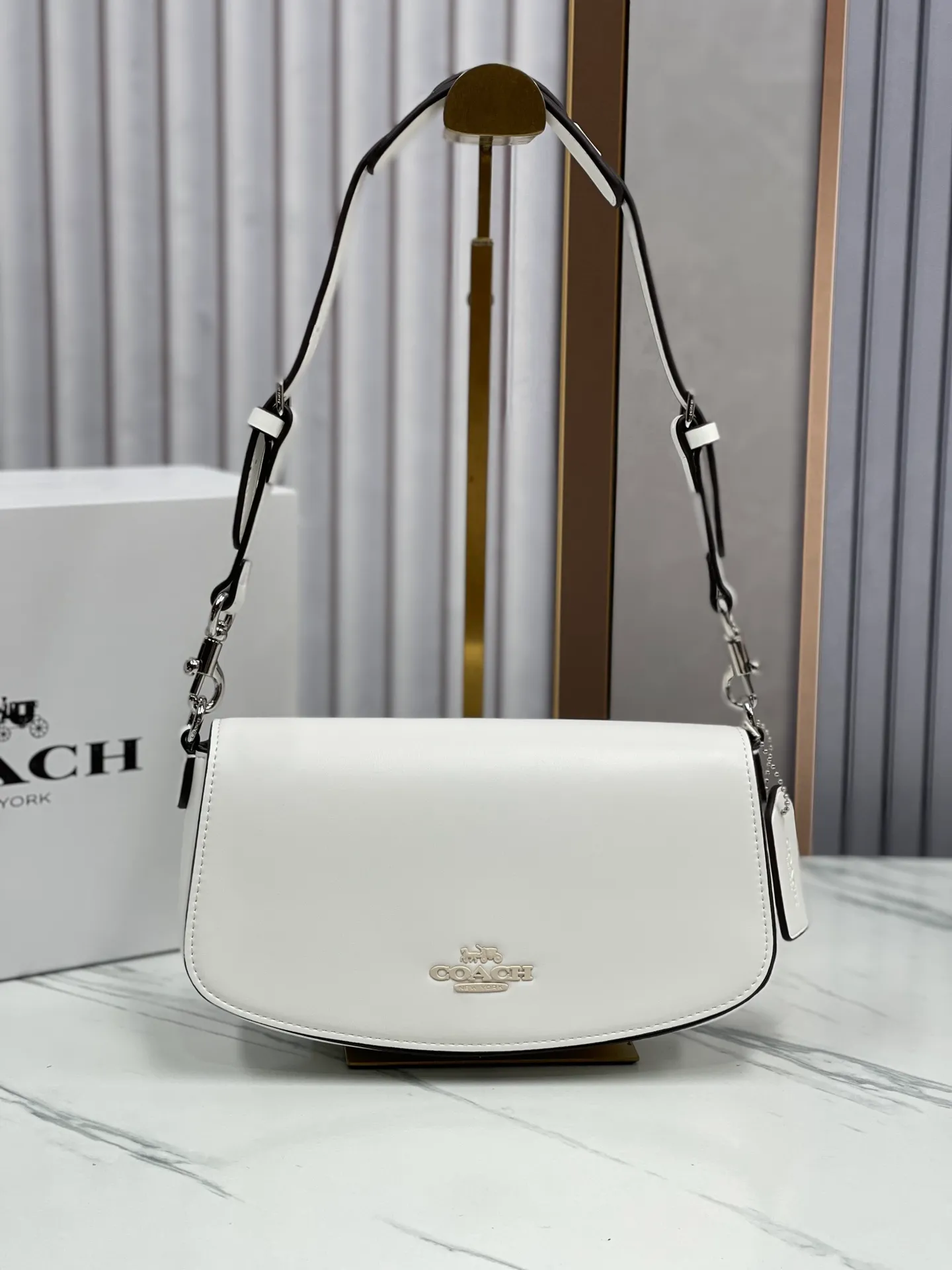 P390🍑Coach/Coach’s new June Satchel. CT776 small bag has that kind of matching feeling and the leather texture is great. Size 23/20/8.5