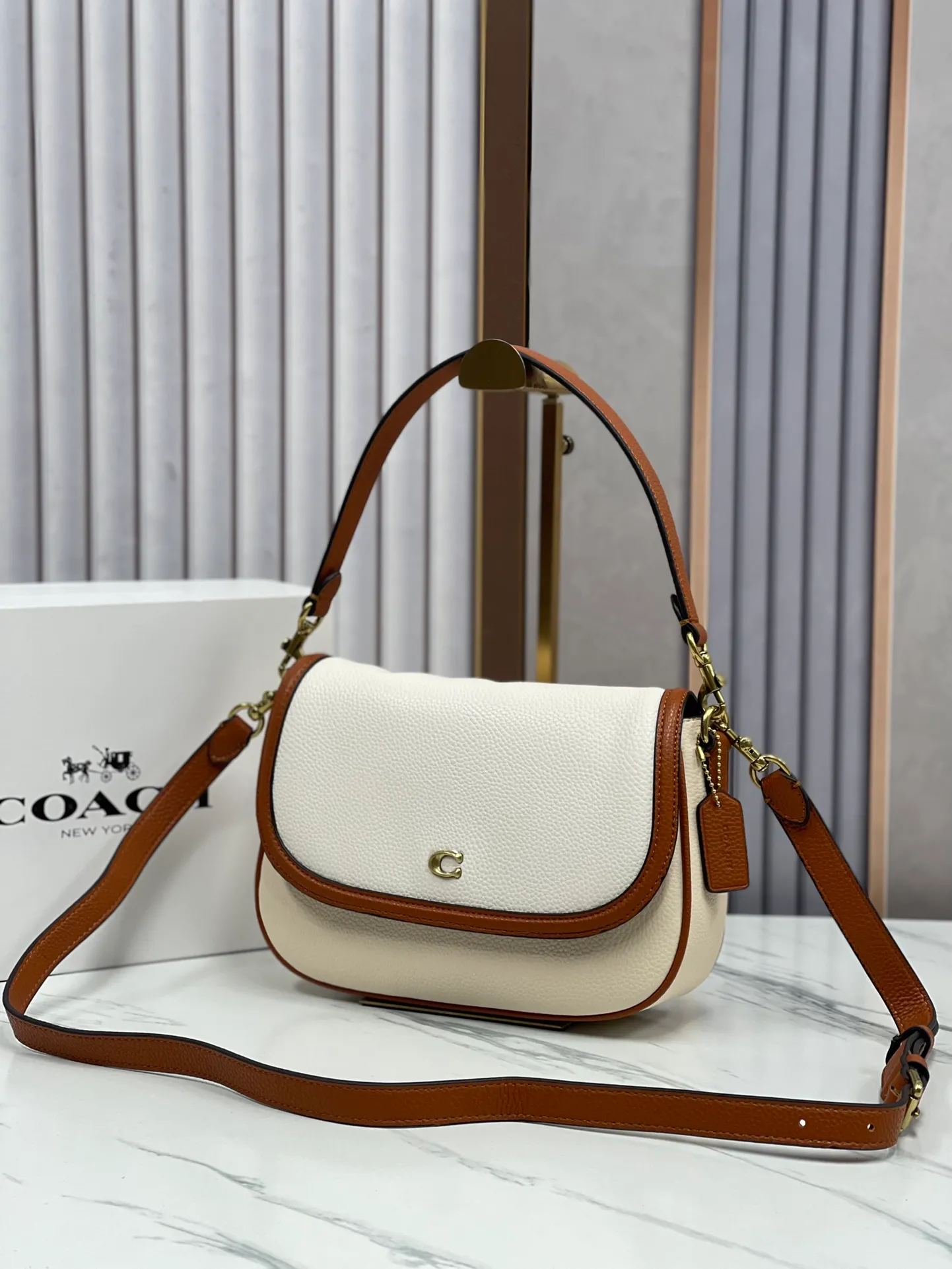Top original order batch 460💰COACH/Coach new counter synchronization·new product women’s classic logo LEGACY shoulder bag presbyopia, model CU100, size 25.5*18.5*7