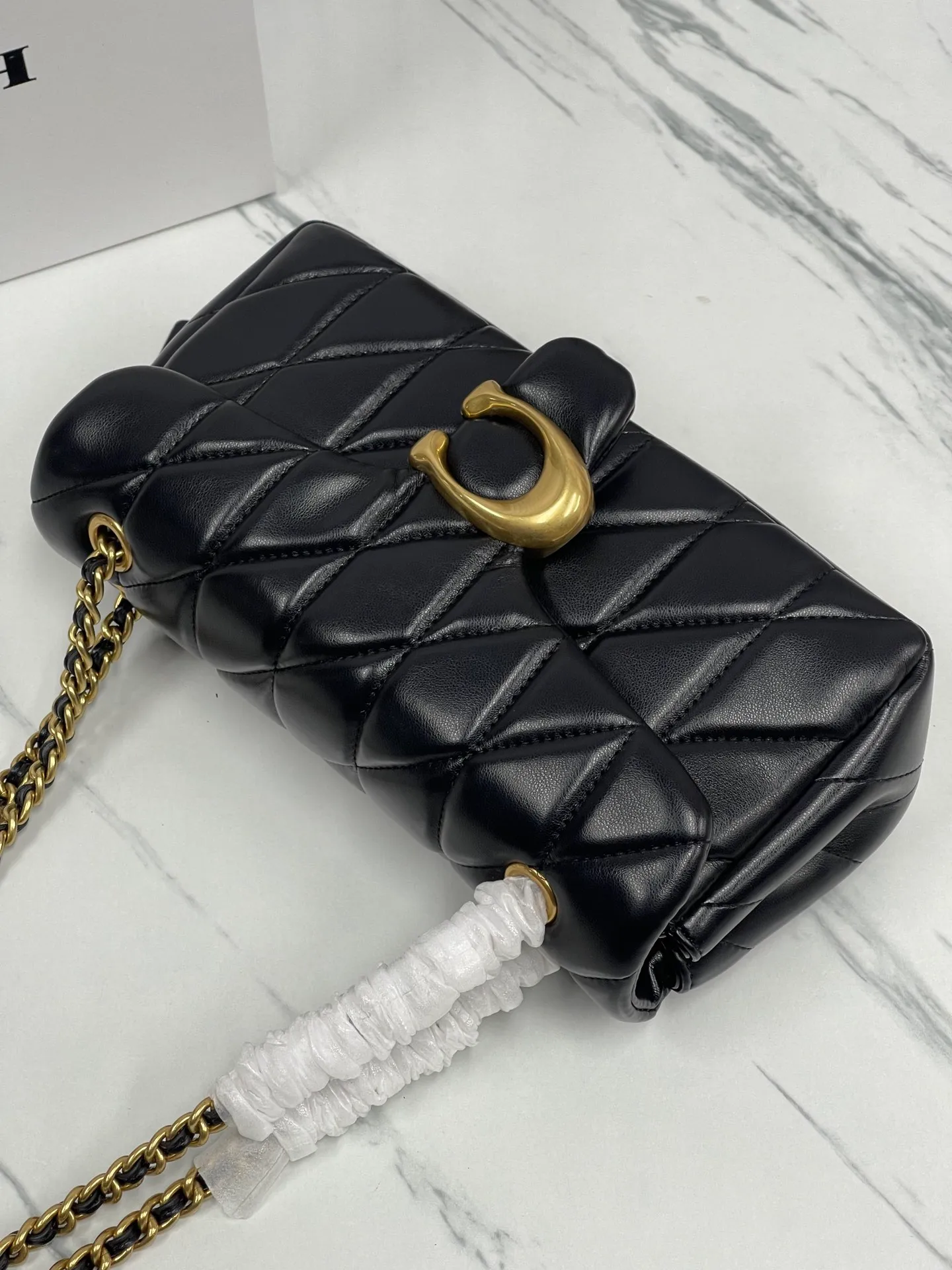 Top original order batch 480¥Coach/Coach new model synchronized new product model CP400 Quilting Tabby chain tabby with quilting technology, cool dark buckle, low-key and high-end gold buckle. Choose the size and color you like. Size 26/15.