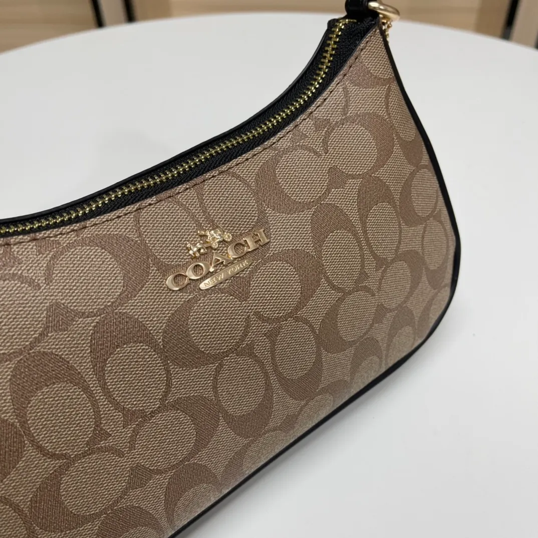 Top original order batch 380💰coach/Coach new armpit bag new model in stock. Model 548, 209, 173. C's Outlet women's bag color-blocked TERI shoulder bag. . DETAILS details Material: cow leather 2 credit card slots Built-in multi-function pocket Top zipper closure, fabric lining Detachable handle with vertical length of 21cm Detachable shoulder strap with vertical length of 58cm, can be used for shoulder or crossbody Dimensions: 24.5cm (length) × 15.5cm (height) 7.5cm (width),