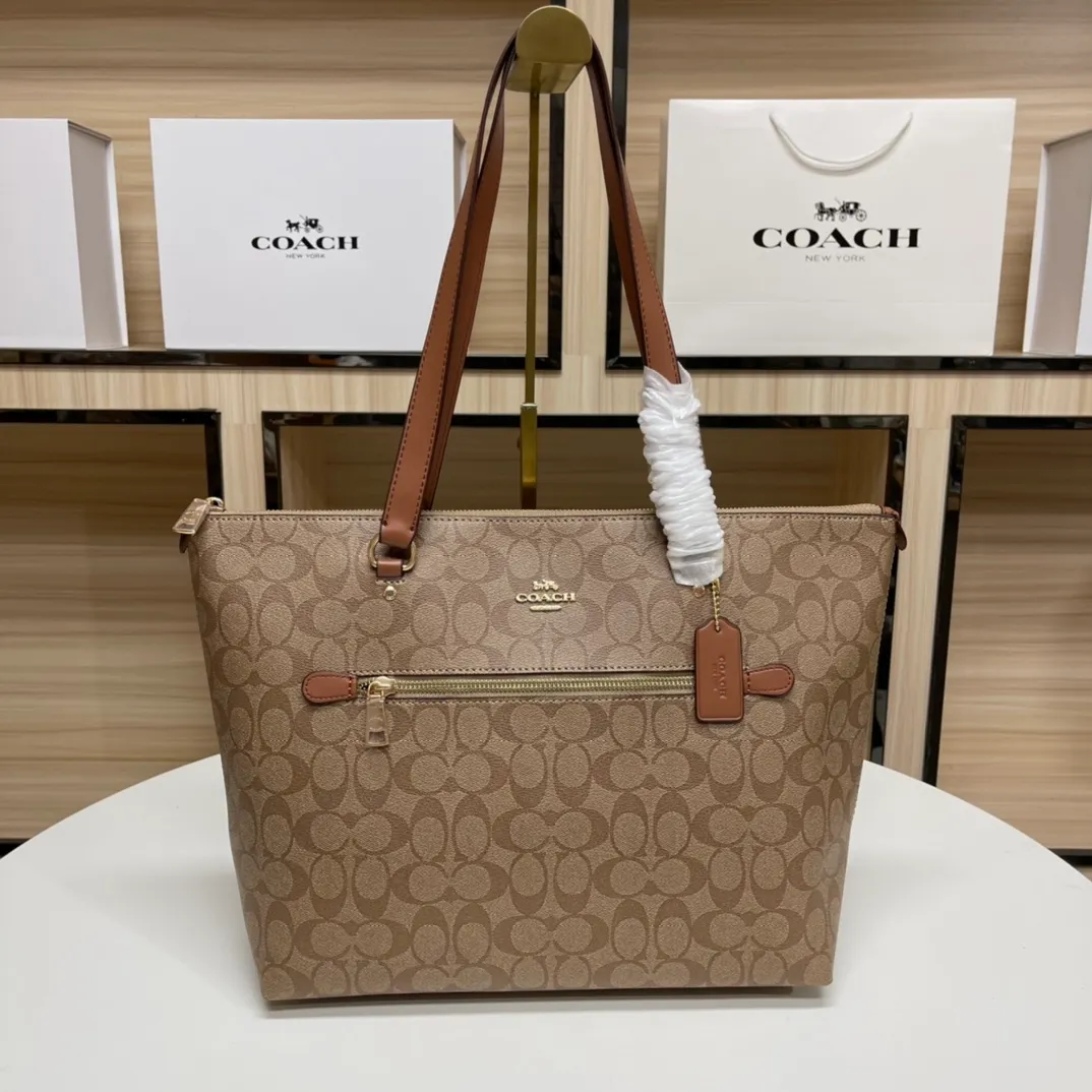 Batch 420💰coach/Coach new model 79609, super good upper body effect, women's PVC single shoulder casual trendy women's bag tote bag, size 32.28.13,