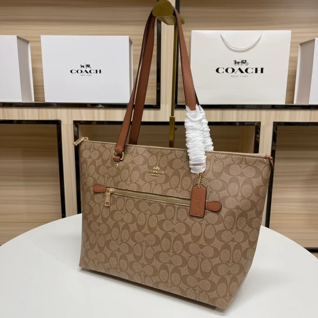 Batch 420💰coach/Coach new model 79609, super good upper body effect, women's PVC single shoulder casual trendy women's bag tote bag, size 32.28.13,