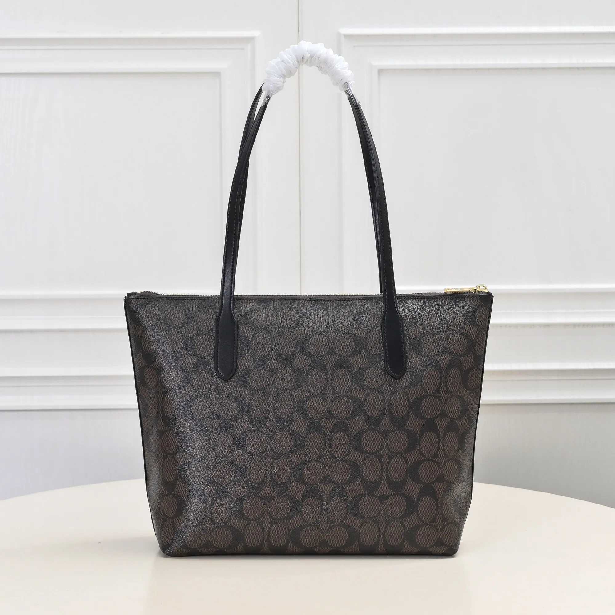 P340 [Top original order] COACH classic zipper shopping bag 4455 zipper style, good privacy, textured bag body, easy to care for, small girls can also carry it, classic and timeless style! Size: 29*24*11.5cm, pocket opening 38cm