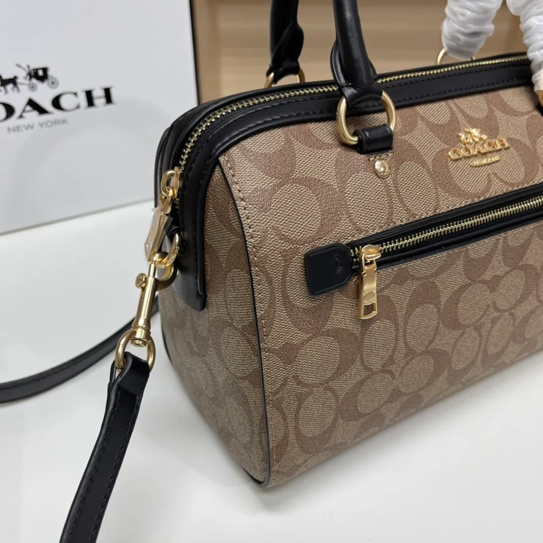 Top original order, batch 480💰COACH/Coach’s new Boston bag 83607 is a super practical bag, regardless of age or season. The bag has a large space and can hold a lot of things. This bag has a long shoulder strap and can be worn cross-body. Size:26*15*13cm