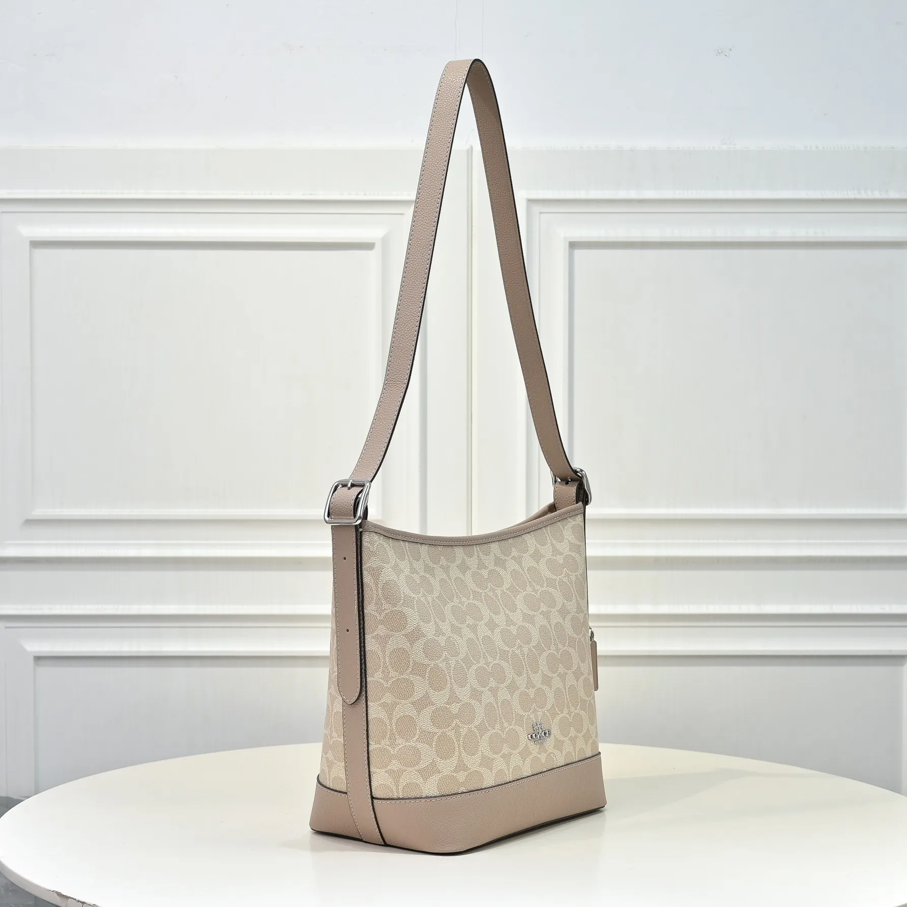 P380 [Top original order] Style number: CBH20 Size: 23*28.5*11.5cm