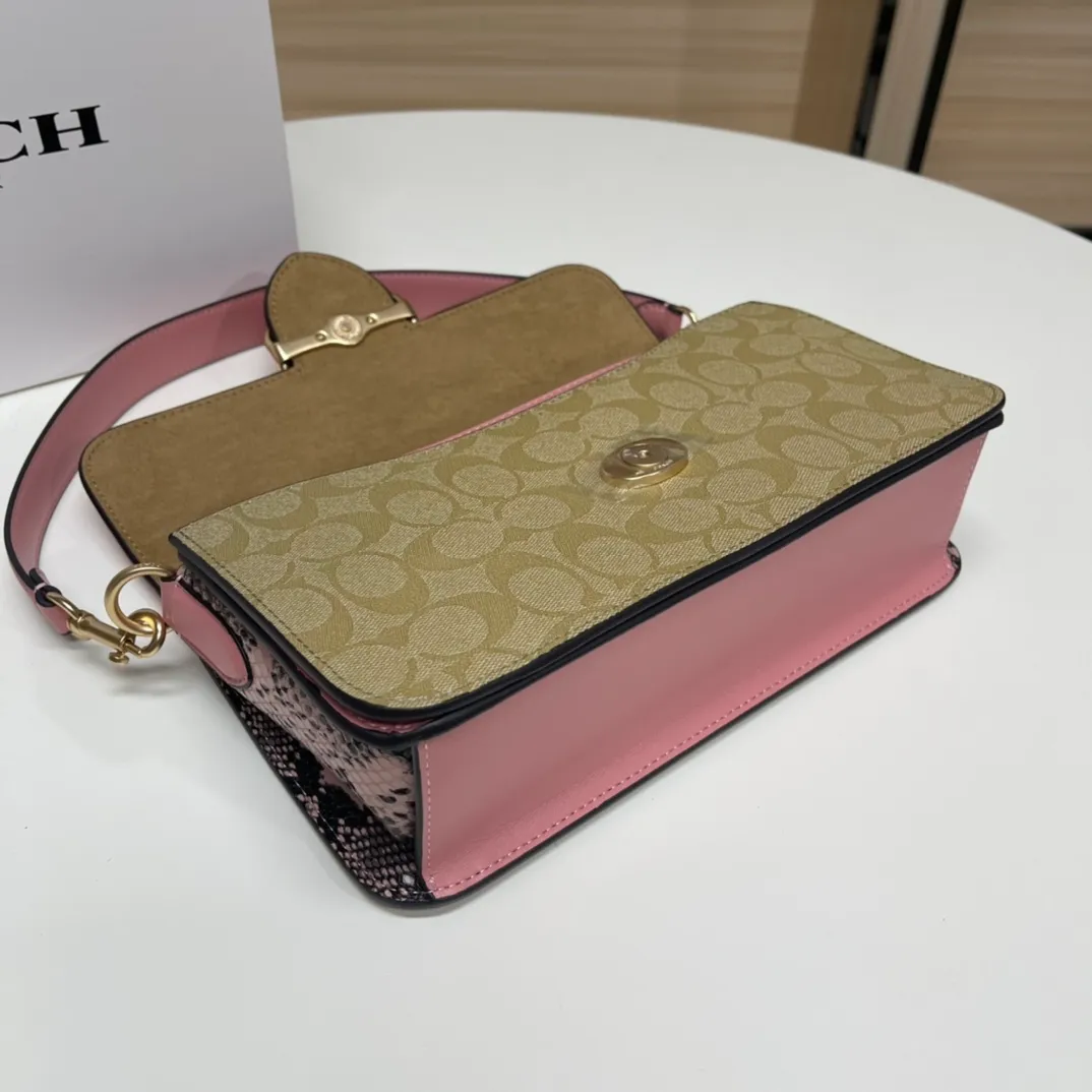 Top original order batch 500💰COACH/model CE621. Coach Outlet's new color-blocked classic logo MORGAN shoulder bag underarm bag. Size 26X14X6