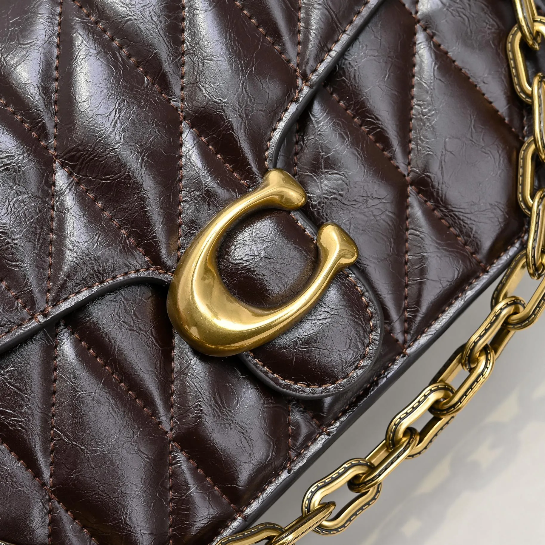 Style number: CAF53 Size: 26*17*9cm