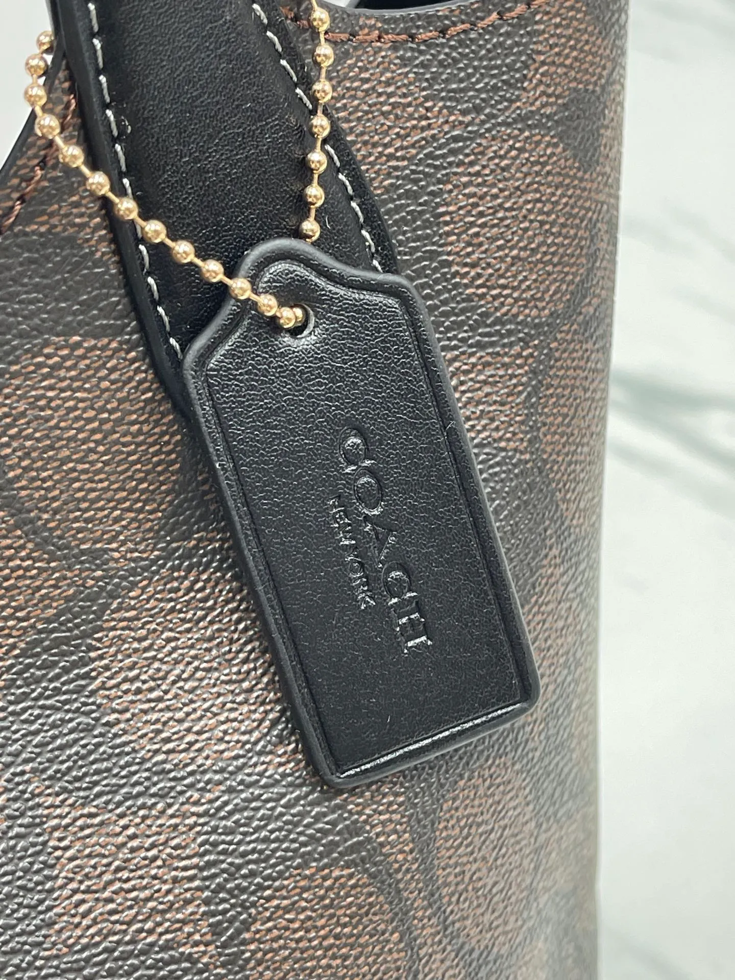 Batch 380💰COACH new model: CR256 presbyopia, HANNA bucket bag, hand-held crossbody bag, vegetable basket, small body, large capacity, good-looking and practical 19.5*17.5*13cm