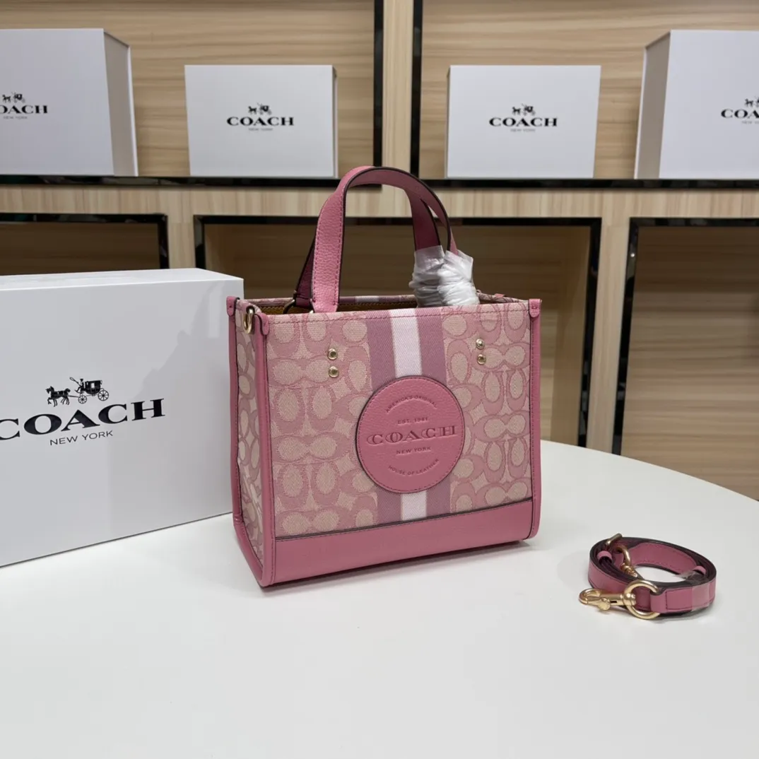 Top original order batch 420💰coach/Coach new color field 22 small portable cross-body shopping bag, fashionable European and American, Mini 22 unique redwood color soothing warm tones a winter color super gentle Dempsey Chambray series no one is unfamiliar with classic style color matching in different seasons Model 8417 size: 22*20*12 cm,