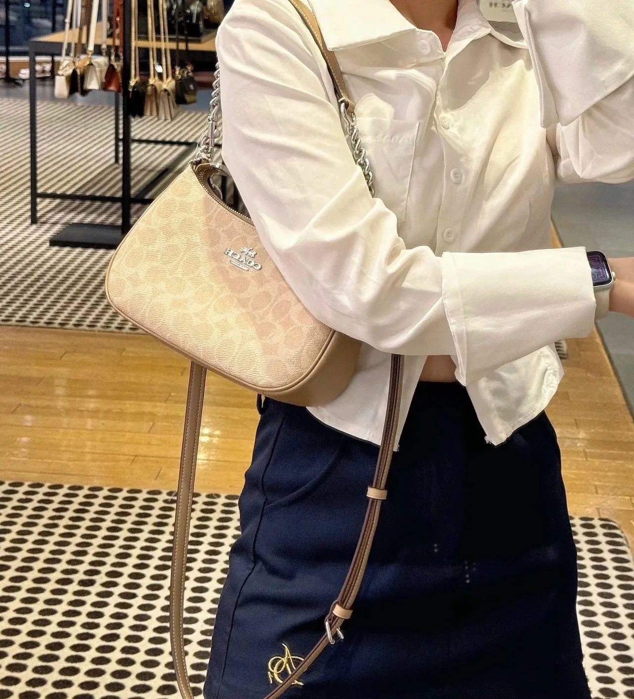 P260 [Top original order] Style number: CV993 Size: 24.5*15.5*7.5cm