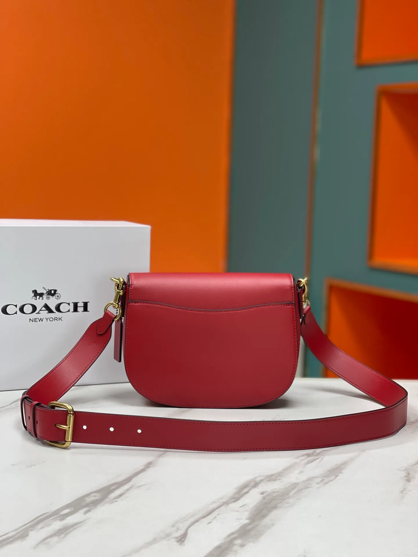 Top original order, batch 440💰 Coach's new counter synchronization model CM705 HARLER shoulder crossbody bag saddle bag, minimalist and casual, casual and versatile item ~ 22x17.5x6cm
