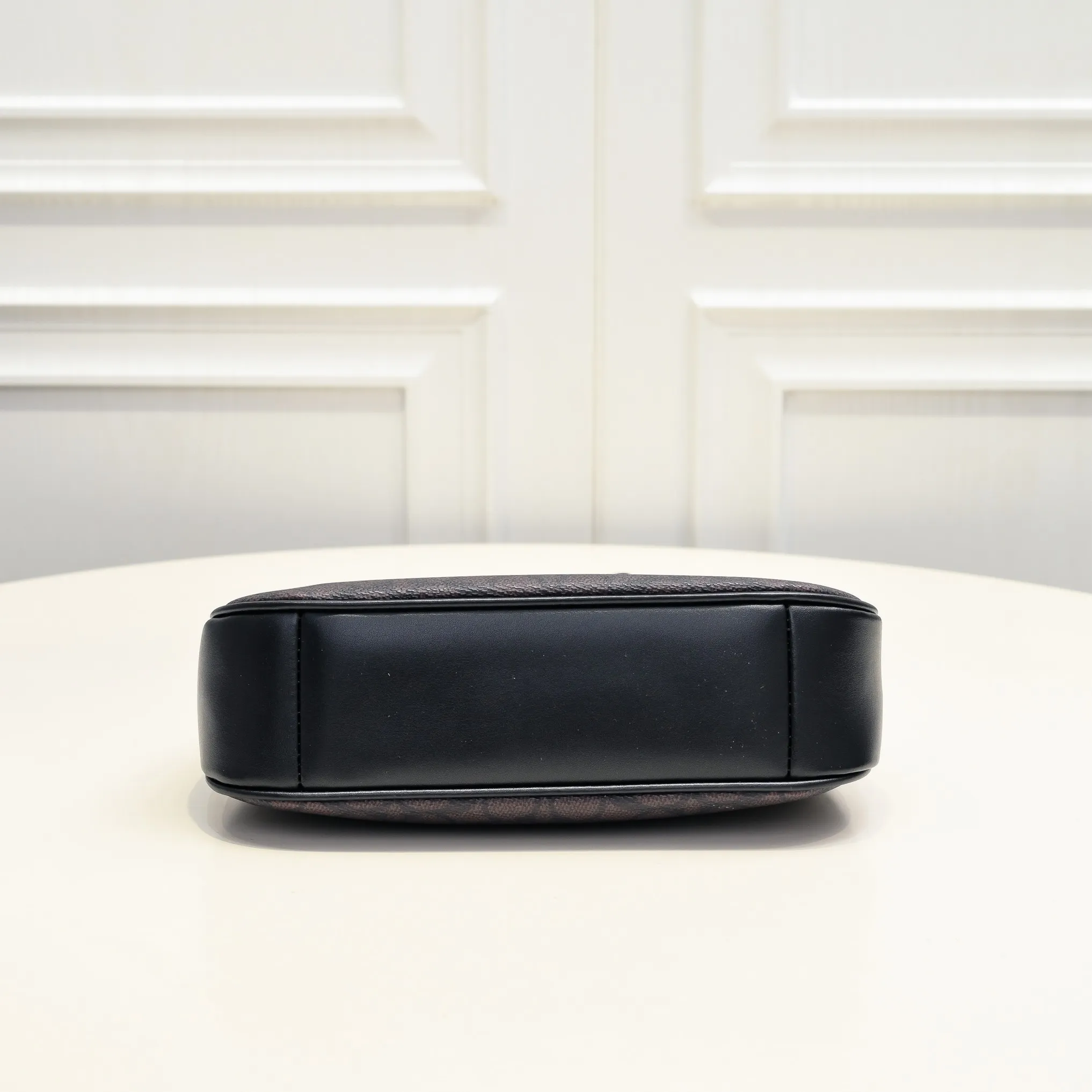 P260 [Top original order] Style number: CV993 Size: 24.5*15.5*7.5cm