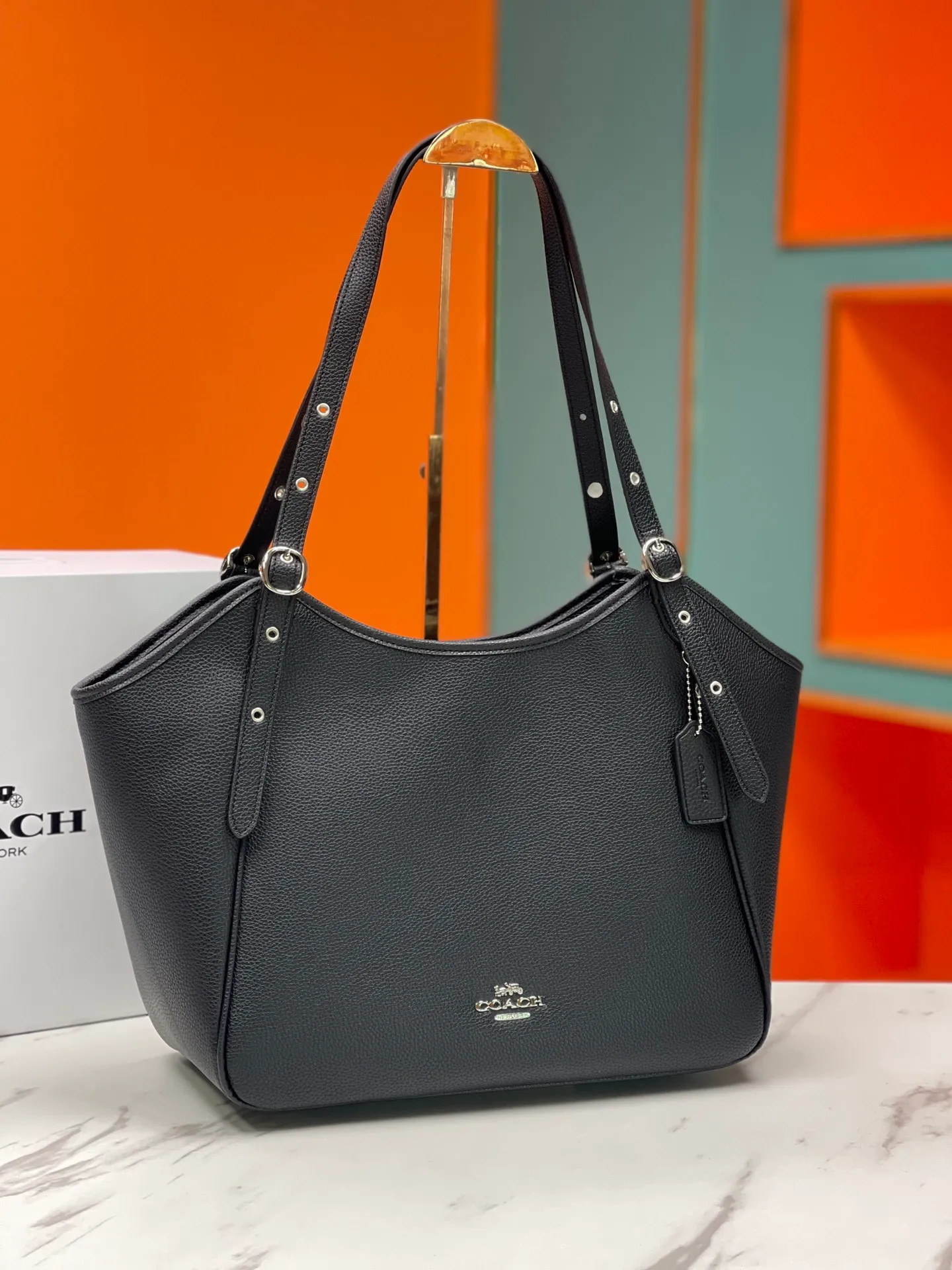 Top original order batch 460💰COACH/Coach new | New product model CM074 Nina tote bag classic presbyopia commuting bag suitable for Jimei commuting in the office, very versatile and classic, large capacity, easily accommodates all office needs. The canvas coating is scratch-resistant and wear-resistant, so you are not afraid of being easily injured. Size 36/29/16