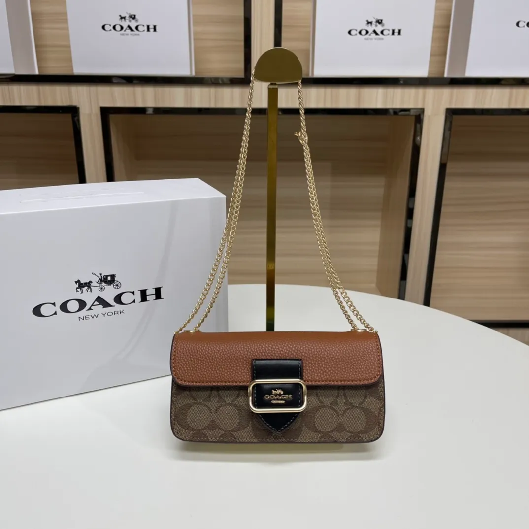 Top original order, batch 420💰New chain bag model CF475 presbyopia brown Morgan series small chain crossbody. My favorite small and portable chain bag. It is enough to carry small things when going out, and there is no problem with mobile phones. Matching: This version and this color match, it can be matched with anything. It is a versatile style! You can’t go wrong with anything. Small and cute. Chain: This is a chain shoulder strap, which can be changed at will, either long and cross-body, or short on the side. You can also use it as an evening bag without the shoulder strap. It’s so beautiful and versatile ~ Size: 20*10*4.5.