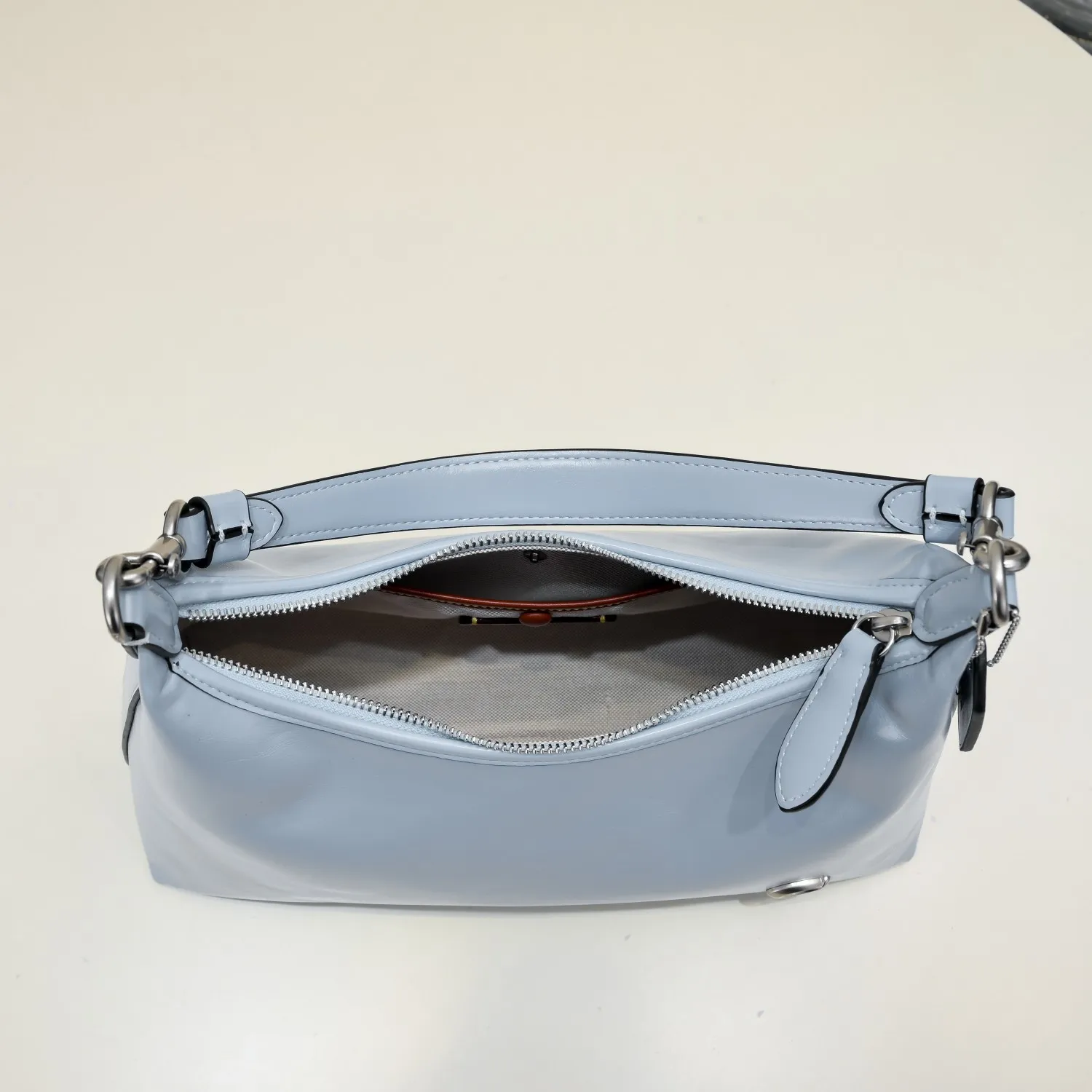 Style number: CR652 Size: 30*22*11.5cm